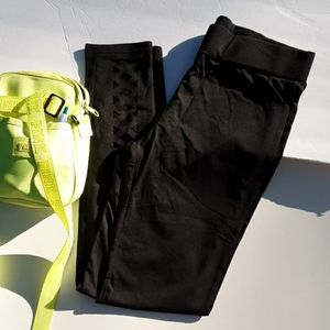 🏖🏝Black leggings Criss Cross Cut-Out Design